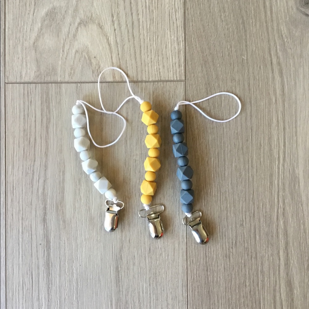 New Teether Pacifier Clips Set Of 3